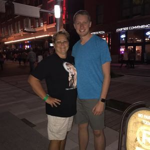 Meet your Posher, Lurie